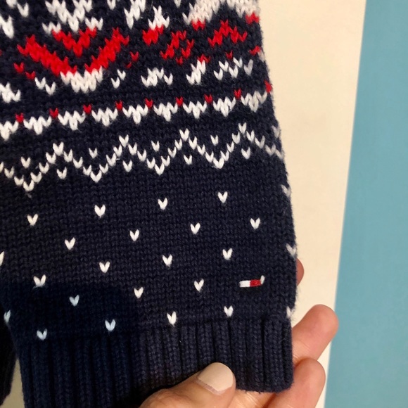 Cozy TOMMY HILFIGER Red, White and Blue Sweater - Picture 4 of 7